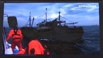 中國漁船撈過界！海巡隊強勢登船逮人