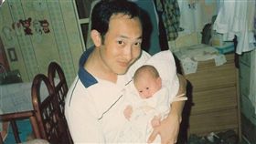 ▲可藍的父親（左）。（圖／取自可藍臉書）