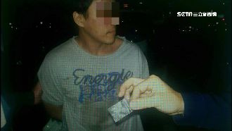 男心虛丟毒拔腿跑　遭警壓制狂喊救命