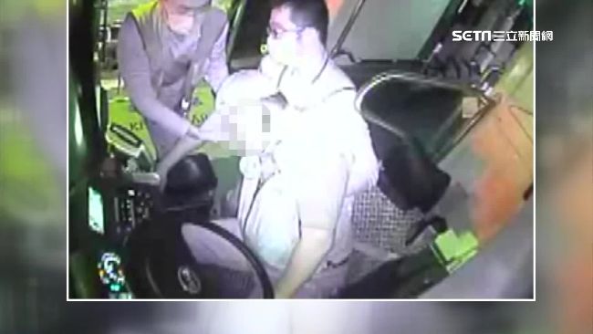客運司機過勞昏倒送命　家屬跪求嚴辦