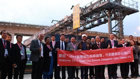 10國城市官員指名看台灣ETC
第四屆智慧城市展日前在台北舉行，包括美國、墨西哥
、印度等10國地方高官，指名要看台灣的國道電子收費
ETC，除了讚嘆也表達高度合興趣。
（遠通電收提供）
中央社記者汪淑芬傳真  106年2月24日