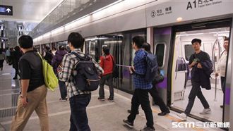 機捷首次嚴重誤點　卡在訊號異常