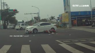 機車闖紅燈遭撞飛　騎士受傷還收罰單