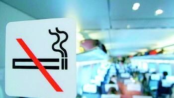 北京男子高鐵持刀輕生　當場劃破肚子