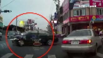 驚險直擊警連開3槍抓人　民眾嚇呆惹