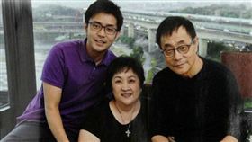 資深影后甄珍、劉子千
百度百科