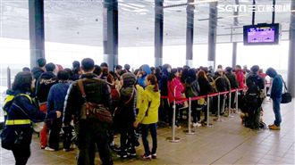 機捷月台滴雨　高鐵局：因為是綠建築