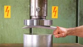 液壓機,金鋼狼/Hydraulic Press Channel youtube