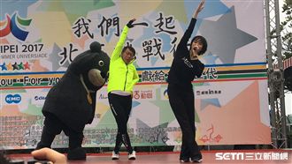 柯文哲再鐵馬長征到新竹　早操萌萌的