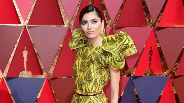 尺度全開！女星高衩走紅毯私密處走光