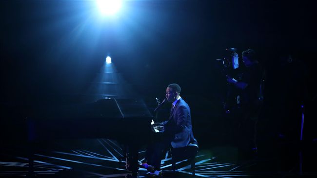 約翰傳奇自彈自唱　網友批沒味道