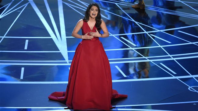 奧斯卡插曲！女歌手唱到一半被K頭