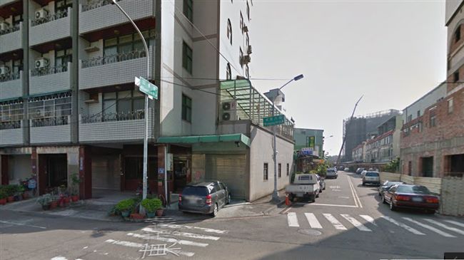 董娘違規撞飛騎士　竟反討賓士維修費