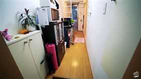 東京2.4坪小公寓，透過巧思變成大豪宅。（圖／翻攝自Living Big In A Tiny House YouTube）
