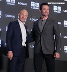 「金鋼狼」休傑曼克、X教授派屈克史都華，訪台記者會。（記者邱榮吉/攝影）