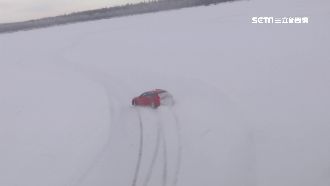 極地「冰駕」難度高　陸空雙視角記錄