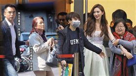 1月19日，林志玲結束浪琴表的活動後，就直奔回家，之後再也沒出門，最近林志玲的身形暴瘦，讀者爆料是因為林母吳慈美病情加劇，導致她心力交瘁。