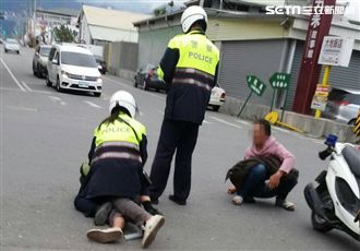 別惹女人！悍女警徒手壓制壯醉漢