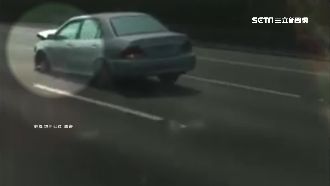 國道撞2車後逃　轎車剩三輪開8公里