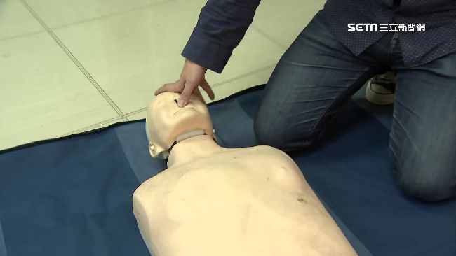 網傳癲癇發作按人中有效？醫生這樣說