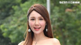 20170301-海倫清桃感恩慈善春酒前夫戴發奎送花