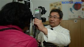 醫師徐維成表示，眼壓過高是造成青光眼的主要原因。（圖／台北慈濟醫院提供）