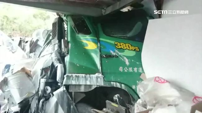 疑駕駛精神不濟…拖板車撞破民宅 嚇壞屋內熟睡國中生 | 社會 | 三立新聞網 SETN.COM