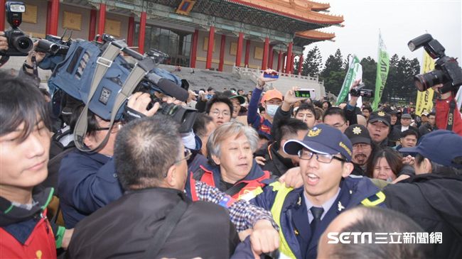 中正紀念堂衝突　政院：依法究辦 　