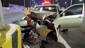 單親爸自撞車禍（圖／翻攝畫面）