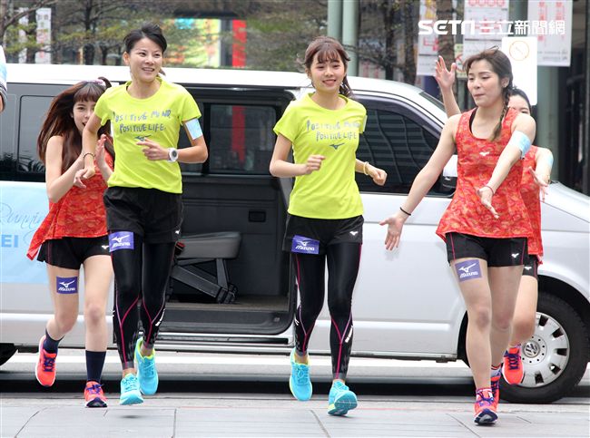 全台最具影響力的全女性賽事 Mizuno Lady s Running 五年有成，國民校花簡廷芮、上班族最強跑者陳瑋琳，首度暢談自身美「好」運動經驗。（記者邱榮吉/攝影）