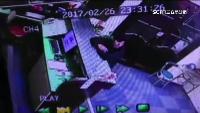撞球館打霸王球　男子白吃白喝後開溜