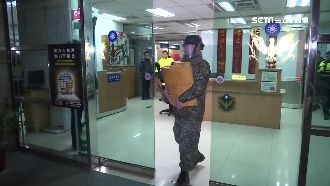 整理父親遺物…婦人驚見房內藏手榴彈