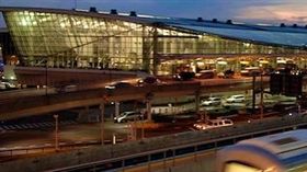 16:9
正式鎖國？工程師赴美遭海關刁難　「解開題目證明你自己」
圖／翻攝自JFK airport 官網
http://www.panynj.gov/airports/jfk-about.html