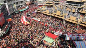 白沙屯媽祖進香抵達北港朝天宮，估計現場湧入近5萬信徒。