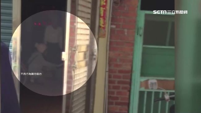 男子疑家人要害他　持刀揮砍老父無奈