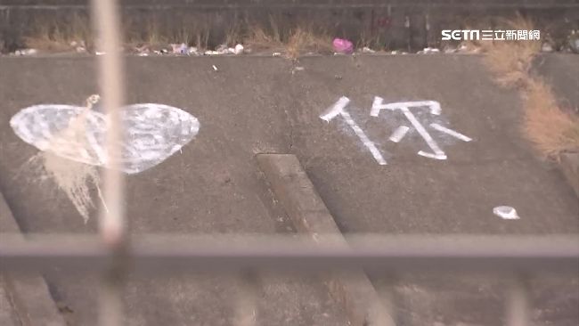 坡堤塗鴉高調示愛　最高恐遭罰6千元