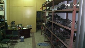 汽車材料行貨架倒　負責人遭重壓不治