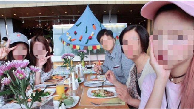 承諾會保護自己　小模與父親約定曝光