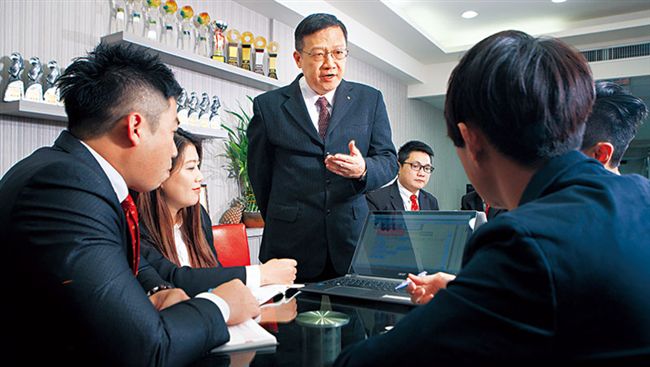 金牌房仲教練傳授　四大低壓推銷術