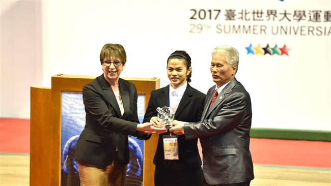許淑淨　獲頒國際舉重最佳女運動員獎