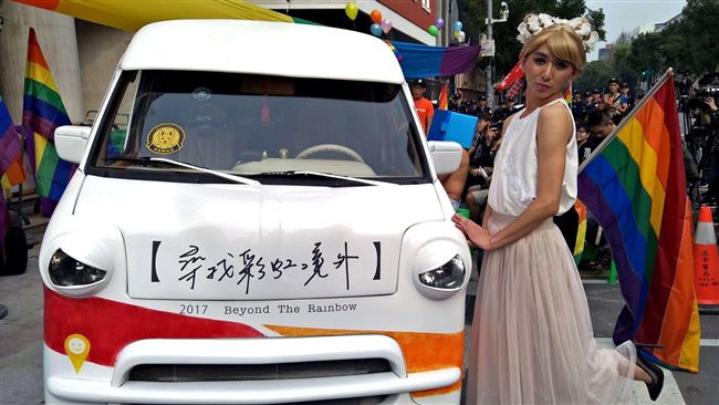 挺婚姻平權！內褲象：讓同婚走出台北