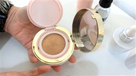 氣墊粉餅,粉撲
圖／翻攝自YouTube