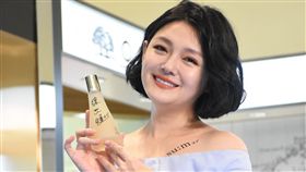 大S徐熙媛亮麗出席保養品專櫃開幕剪綵活動