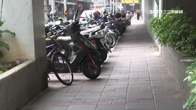 人行道禁停車又畫格　停管處這樣說