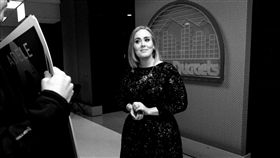 愛黛兒,Adele/臉書