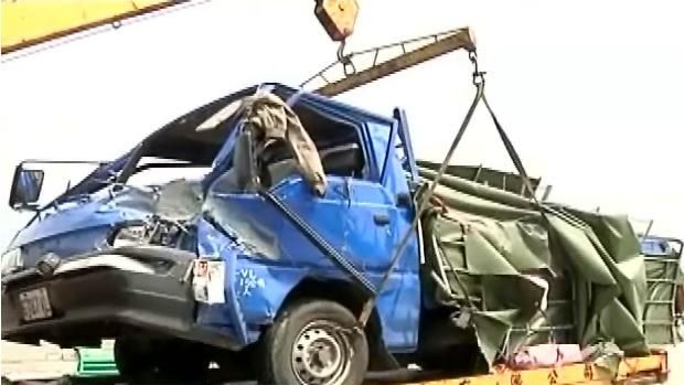 老輪胎爆胎釀3死　車主判刑還賠千萬