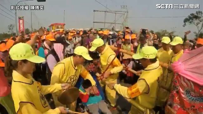 7年了孫仍不說話　阿公求媽祖庇佑孫