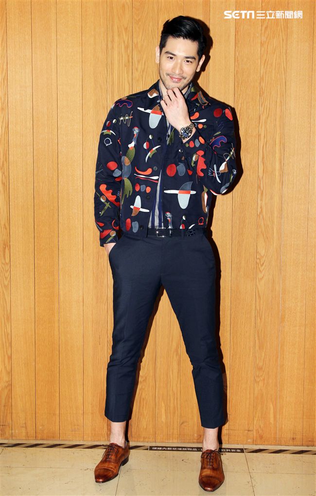 高以翔演八點檔與大學生打工妹焦俊艷，迅速墜入愛河。（記者邱榮吉/攝影）