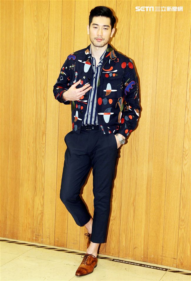 高以翔演八點檔與大學生打工妹焦俊艷，迅速墜入愛河。（記者邱榮吉/攝影）