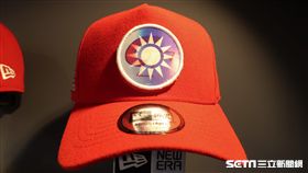 高尺巨蛋商品部球帽（圖／記者王怡翔攝）